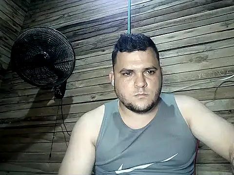 Snapshot of Arcangel_05 chatting on July 1, 4:36 am Arcangel 05 online show from July 1, 4:36 am