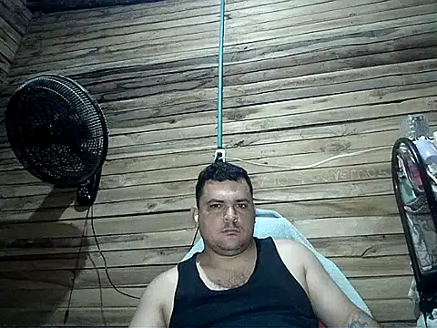 Snapshot of Arcangel_05 chatting on July 7, 5:21 am Arcangel 05 online show from July 7, 5:21 am