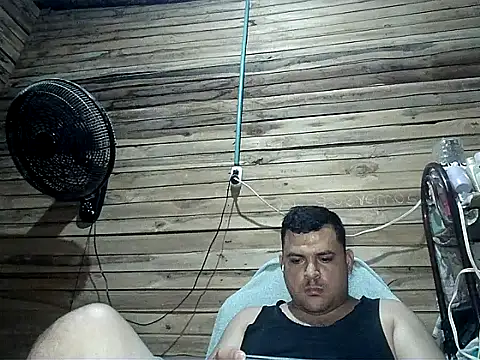 Snapshot of Arcangel_05 chatting on July 7, 6:47 am Arcangel 05 online show from July 7, 6:47 am