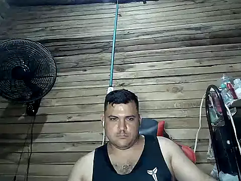 Snapshot of Arcangel_05 chatting on July 20, 3:10 am Arcangel 05 online show from July 20, 3:10 am