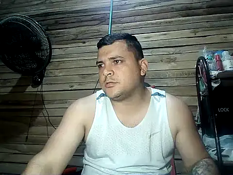 Snapshot of Arcangel_05 chatting on July 25, 4:54 am Arcangel 05 online show from July 25, 4:54 am