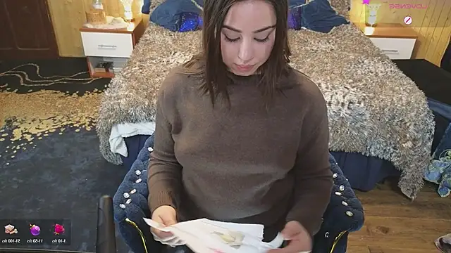 Snapshot of VanessaDoyle chatting on January 28, 12:11 pm VanessaDoyle online show from January 28, 12:11 pm