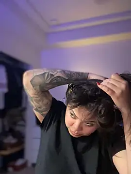 drizzypeach602 online show from February 7, 9:16 am