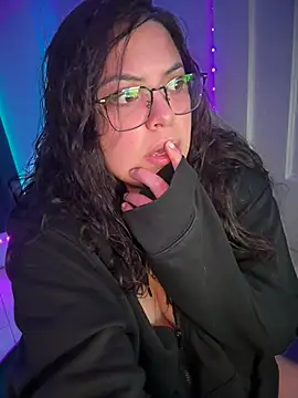 Snapshot of drizzypeach602 chatting on August 2, 3:49 am drizzypeach602 online show from August 2, 3:49 am