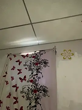 Amira Milker online show from December 23, 4:28 pm