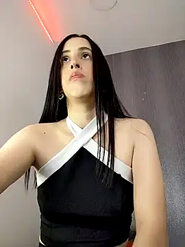 Amira Milker online show from February 1, 8:05 pm