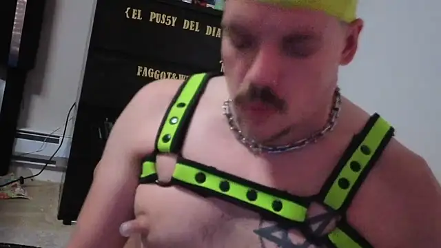 Snapshot of DemonDickNick chatting on September 22, 6:04 am DemonDickNick online show from September 22, 6:04 am