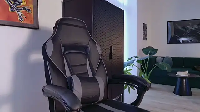 Rubbernina online show from February 16, 3:52 pm