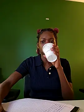 oliviaprettypussy online show from March 18, 2:31 pm