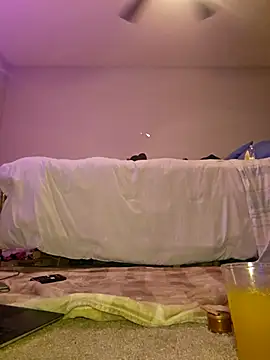 oliviaprettypussy online show from April 26, 1:36 am