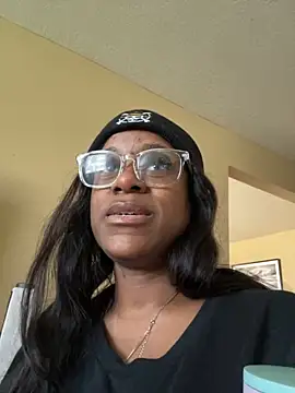 Snapshot of Tikalalin chatting on September 16, 9:05 pm Tikalalin online show from September 16, 9:05 pm