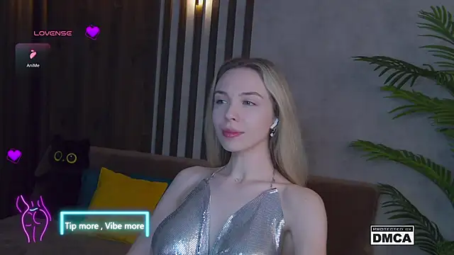 Holl1Would online show from February 14, 3:33 am