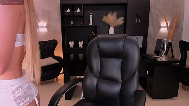 LexieWayne online show from December 30, 11:06 pm