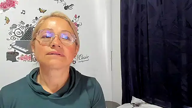 Snapshot of anthonela_mature_ chatting on December 10, 7:43 pm anthonela mature online show from December 10, 7:43 pm