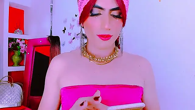 Snapshot of priscilahotker chatting on January 23, 10:01 am priscilahotker online show from January 23, 10:01 am