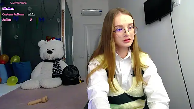 KateJonson online show from March 3, 12:37 pm