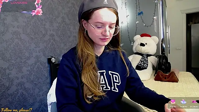 KateJonson online show from October 21, 6:47 am