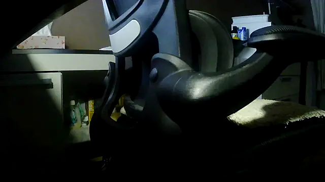 Snapshot of suedel65 chatting on April 5, 3:36 am suedel65 online show from April 5, 3:36 am