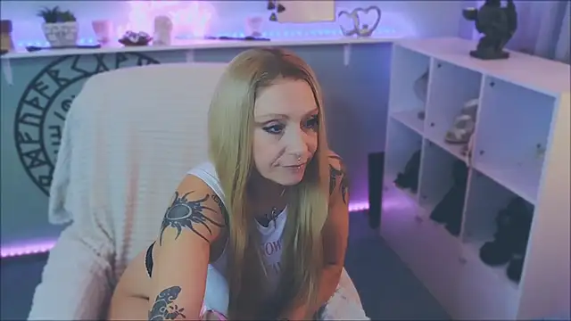 Jan ina online show from December 12, 2:22 pm