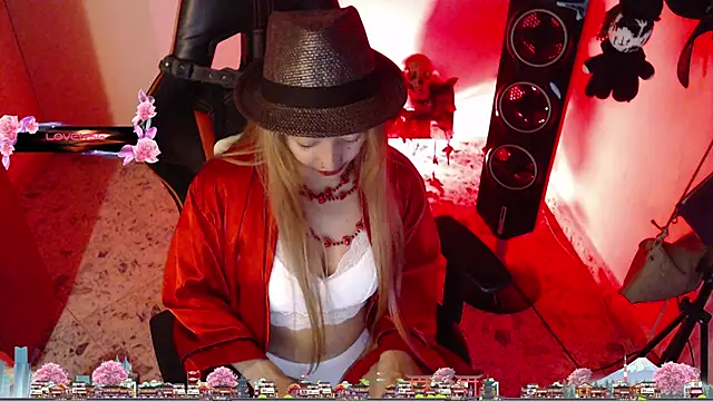 pink-2022 online show from February 7, 7:18 am