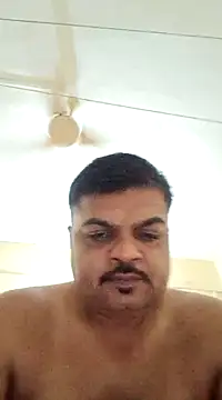 Snapshot of Desi_Londa_143 chatting on March 18, 2:15 am Desi Londa 143 online show from March 18, 2:15 am