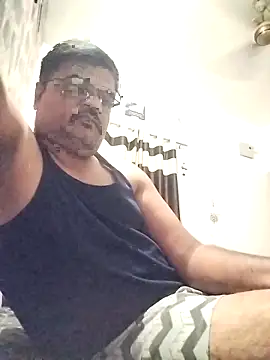 Desi Londa 143 online show from April 4, 6:05 pm