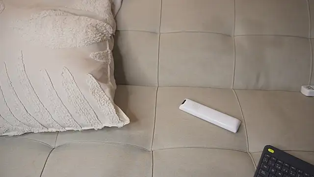 bunnycuteshy online show from April 14, 12:33 pm