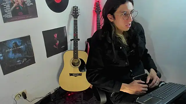 shelby  hotshoww online show from February 5, 10:55 pm