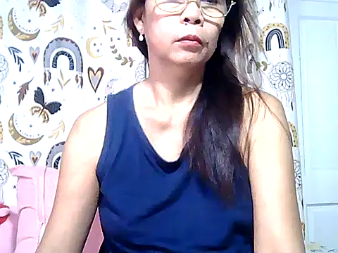 urwife tobe online show from April 23, 9:28 pm