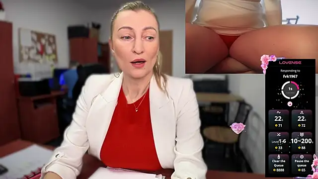 legsLONG online show from February 14, 7:59 am