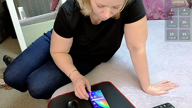 Lorabigass online show from January 17, 9:28 am