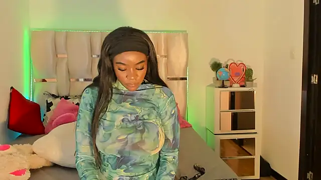 Snapshot of viioolleettaa chatting on December 7, 12:13 pm viioolleettaa online show from December 7, 12:13 pm