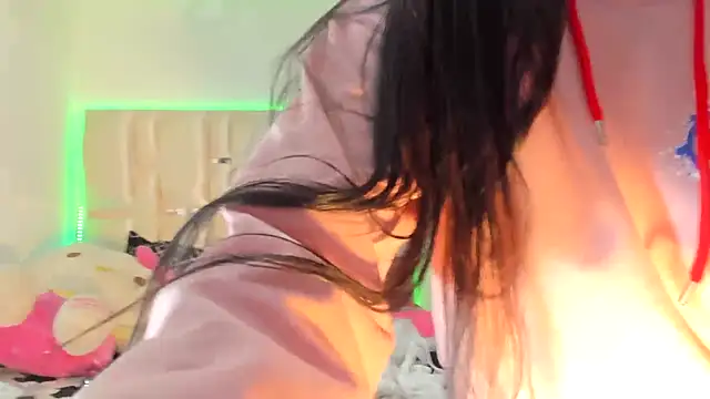 Snapshot of viioolleettaa chatting on December 12, 4:48 am viioolleettaa online show from December 12, 4:48 am