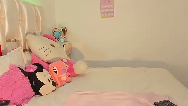 Snapshot of viioolleettaa chatting on January 11, 4:59 am viioolleettaa online show from January 11, 4:59 am