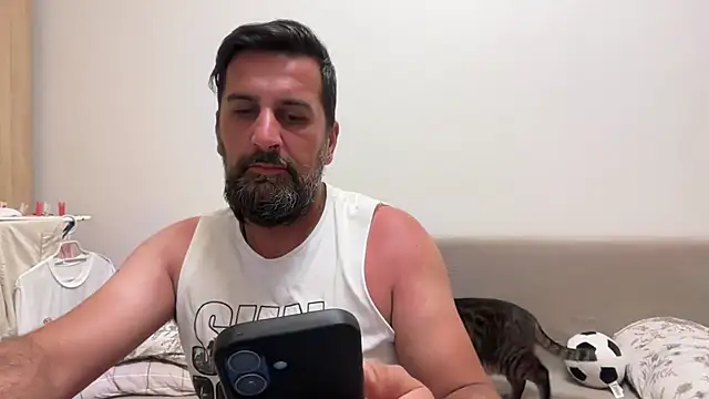 Snapshot of TigerOne19 chatting on May 27, 6:16 pm TigerOne19 online show from May 27, 6:16 pm