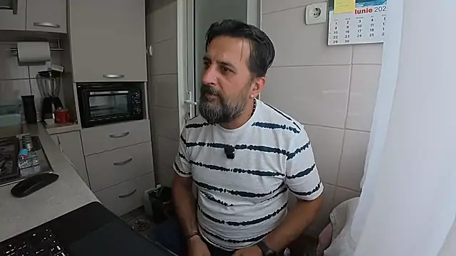 Snapshot of TigerOne19 chatting on June 13, 4:38 pm TigerOne19 online show from June 13, 4:38 pm