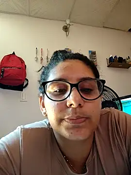 DanielleEvans  online show from February 21, 5:09 pm