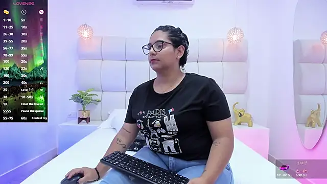 DanielleEvans  online show from September 11, 11:21 am