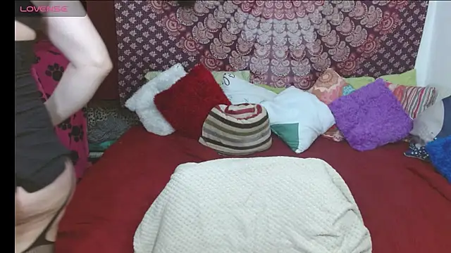 elena evans online show from March 10, 6:13 pm