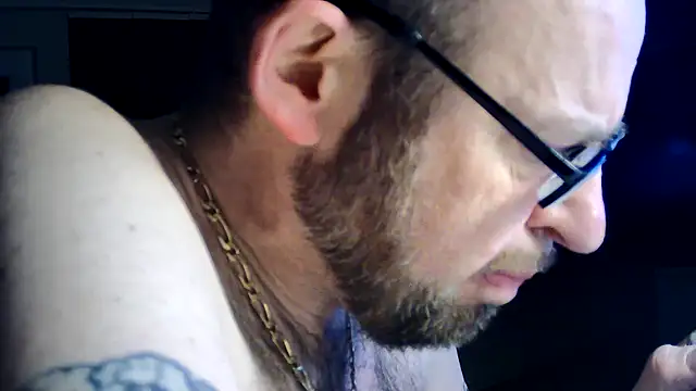 FABIOGLASSES online show from November 15, 1:47 am