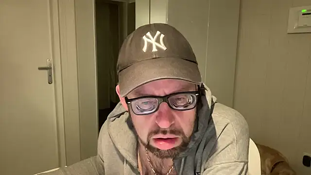 FABIOGLASSES online show from March 15, 11:22 pm