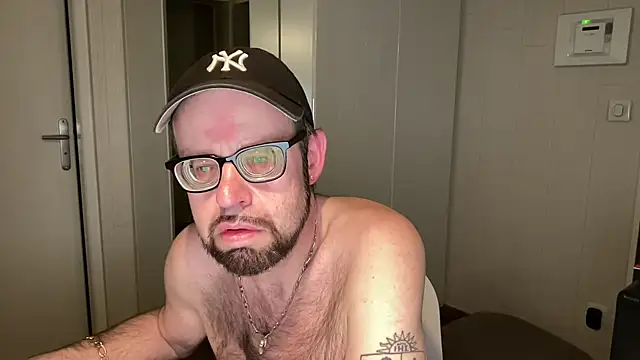 FABIOGLASSES online show from April 4, 10:29 pm