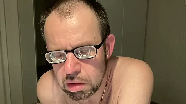 Snapshot of FABIOGLASSES chatting on May 14, 11:55 pm FABIOGLASSES online show from May 14, 11:55 pm