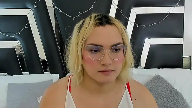 Snapshot of katya_kozlov chatting on February 8, 1:11 am katya kozlov online show from February 8, 1:11 am