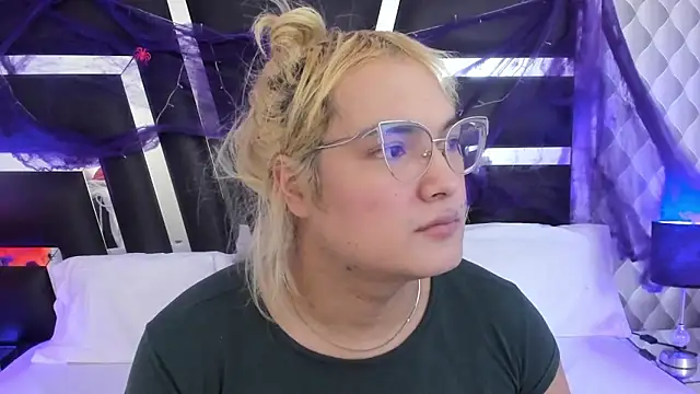 Snapshot of katya_kozlov chatting on November 2, 3:53 am katya kozlov online show from November 2, 3:53 am