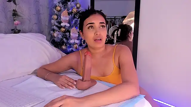 aisha es online show from December 9, 5:30 pm