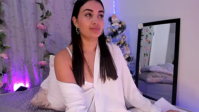 aisha es online show from December 29, 3:13 pm