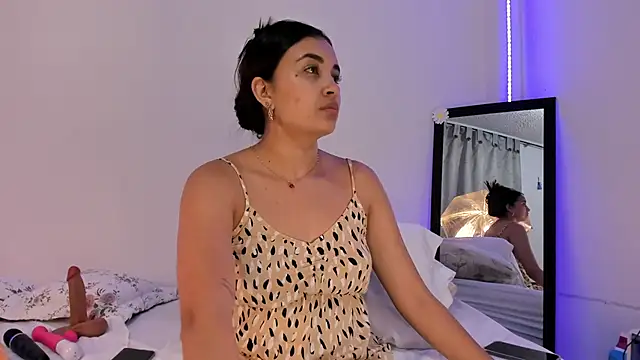 aisha es online show from January 15, 1:56 am