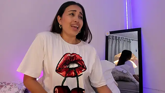 aisha es online show from January 29, 10:22 pm