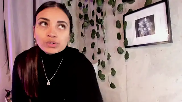 aisha es online show from February 25, 11:22 pm